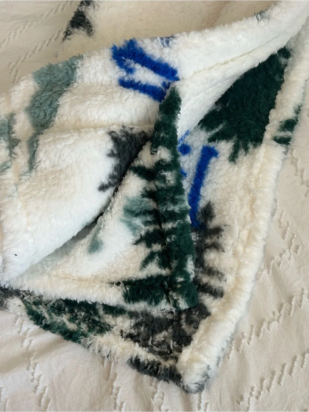 NEW American Eagle Outfitters Fleece 50x60” Cozy Blanket Ski Winter Holiday NWT
